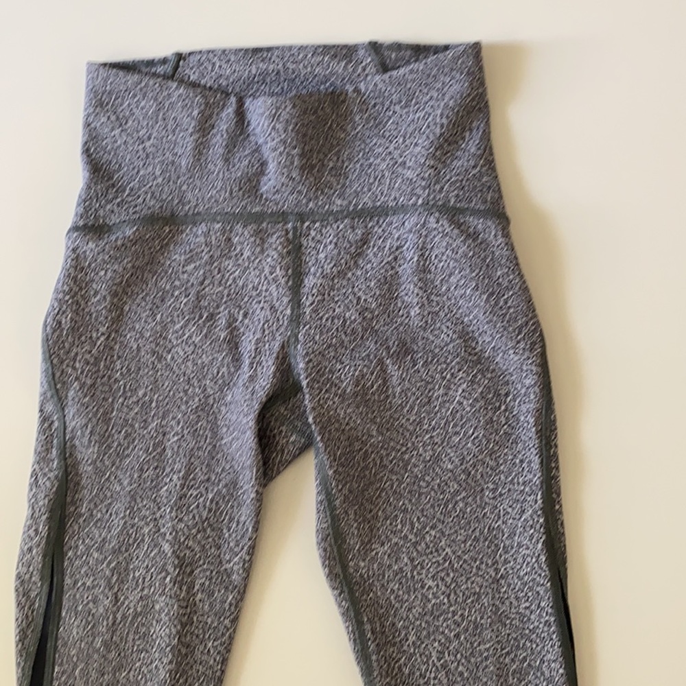 Lululemon Train Times Crop size 4 - Picture 6 of 15